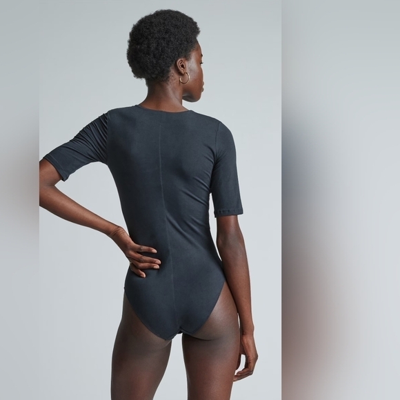 Everlane Short Sleeve Crew Neck Bodysuit•M - Picture 2 of 14